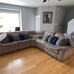 Recycling Sectional Sofa. Excellent Condition.