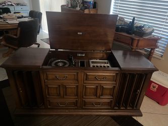 Cabinet with electronics