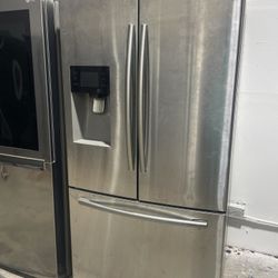 SALE!! Refrigerator French door 36” inches wide nevera heladera frio