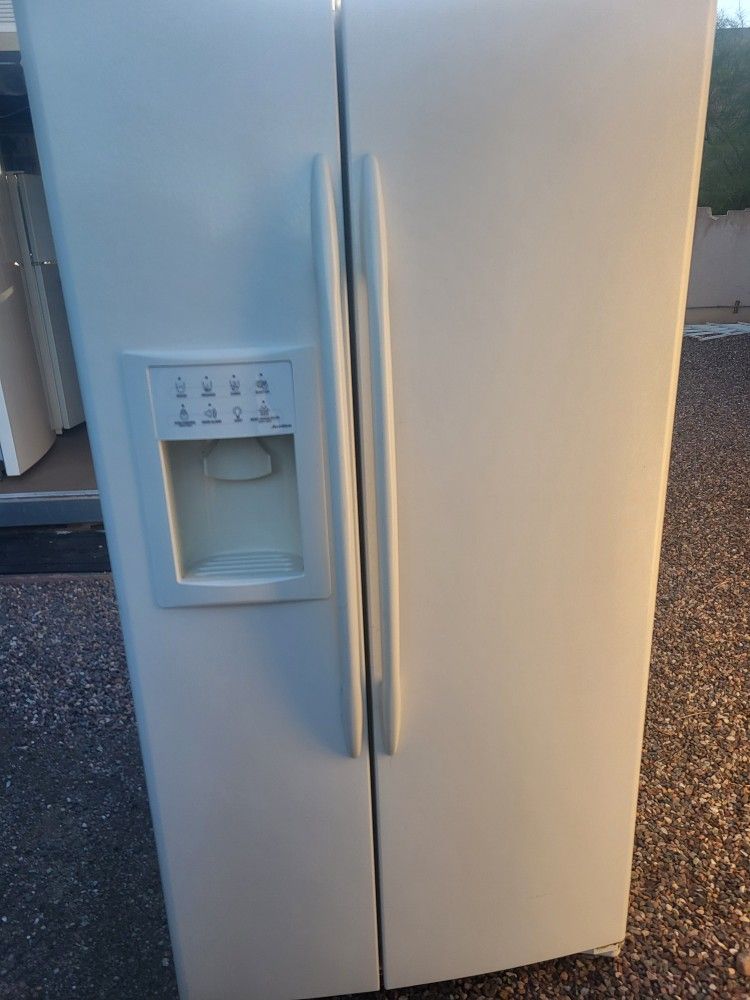 GE Fridge 20CF