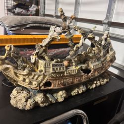 Boat Huge Fish Tank Decoration 