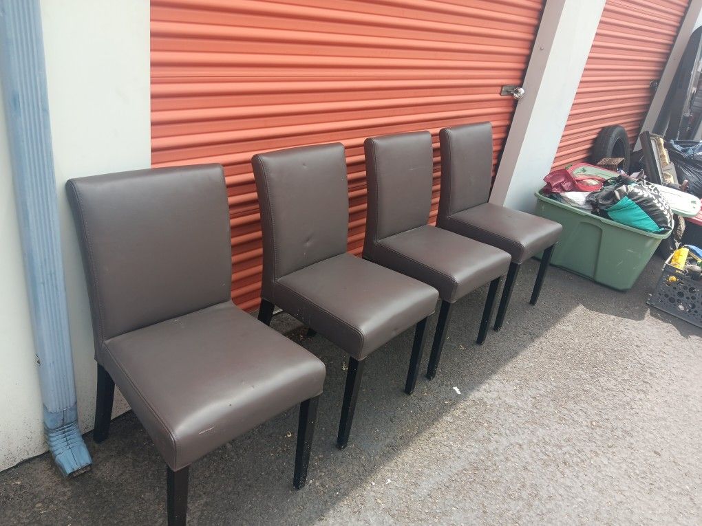 Very Solid Table And Chairs