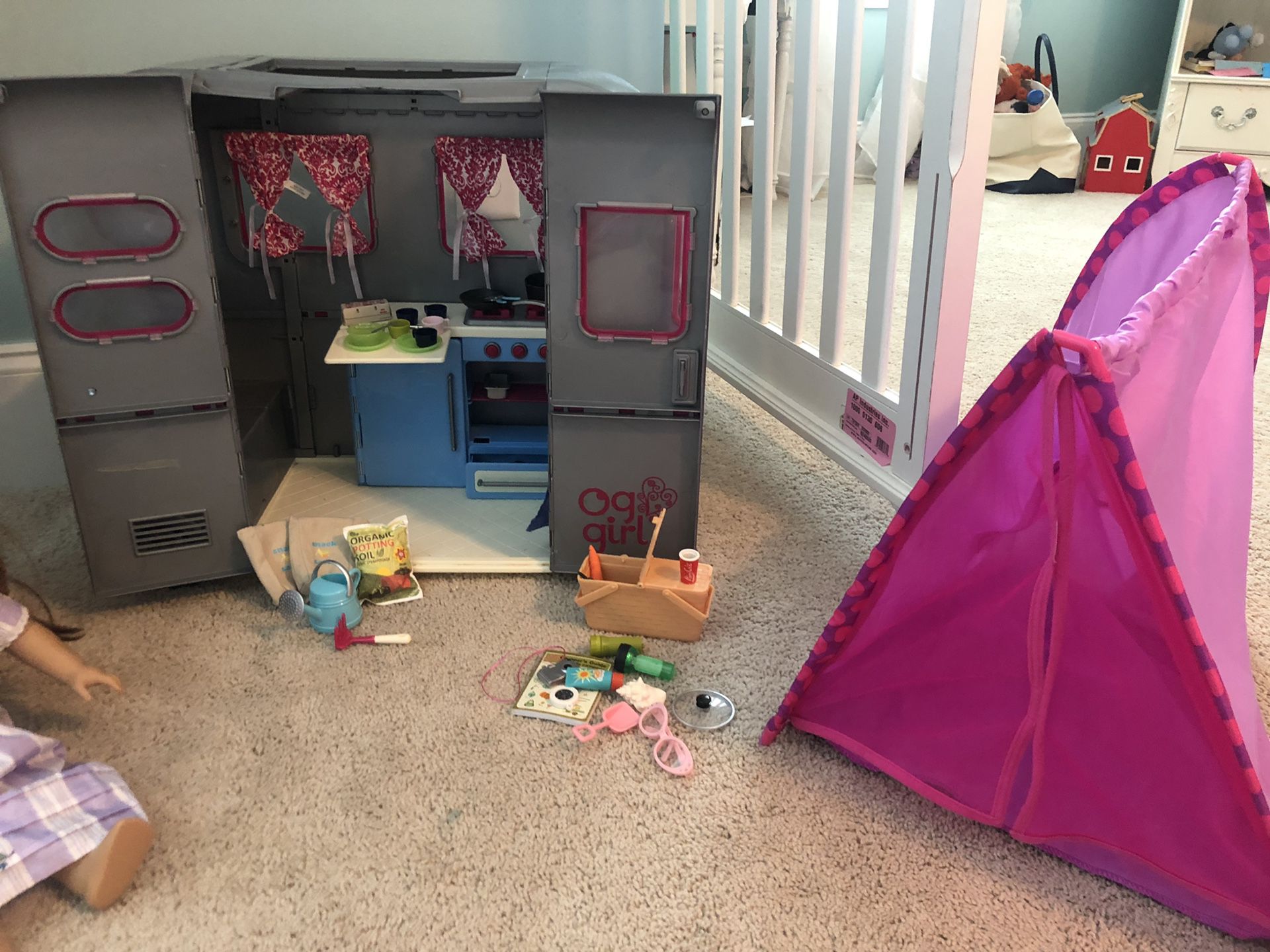 Doll camper and accessories, fits American girl