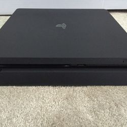 Ps4 slim (w/ Wired Controller)
