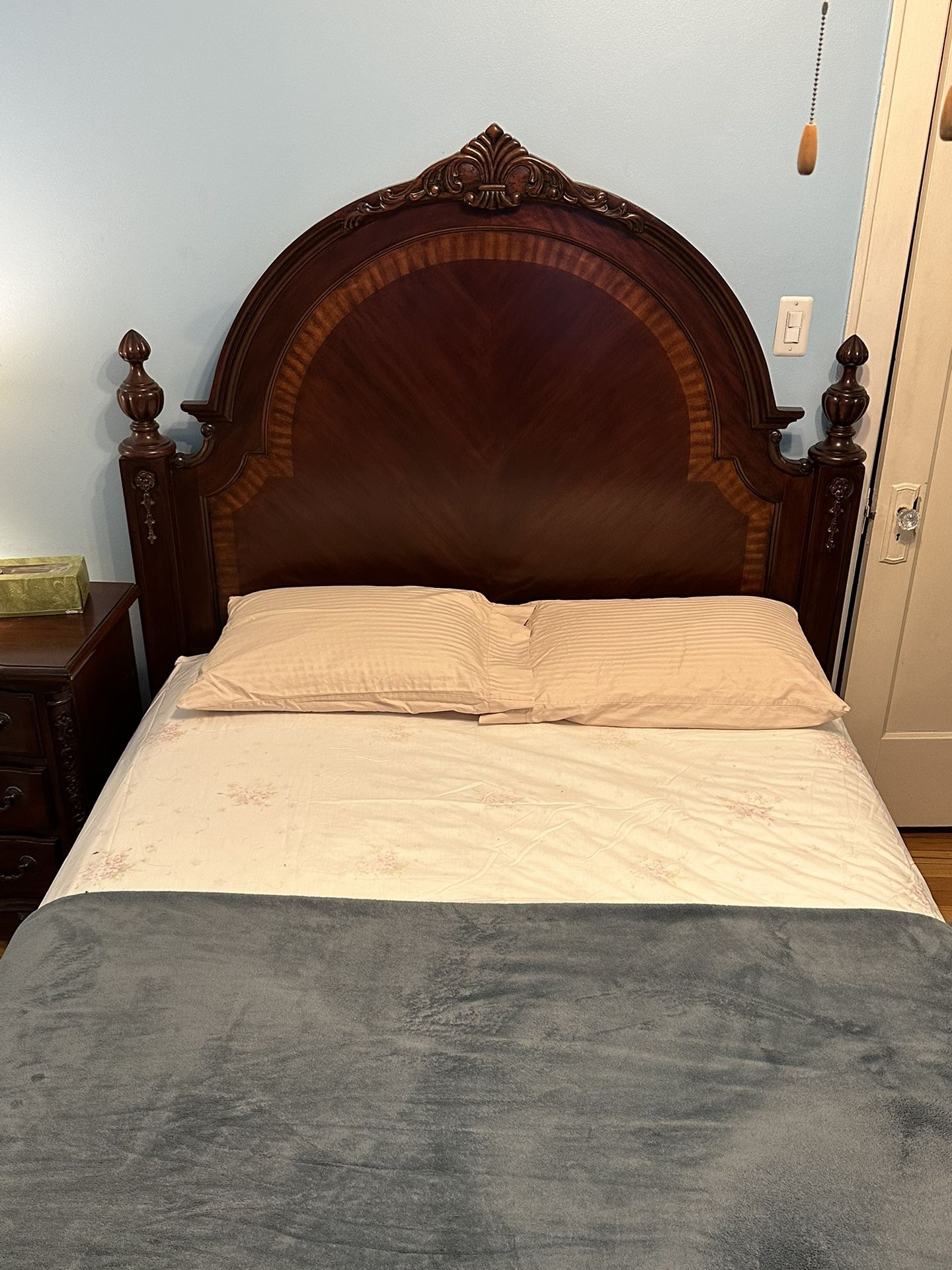 Cherrywood Queen bedroom Set