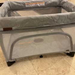 Playard UPPAbaby  Grey