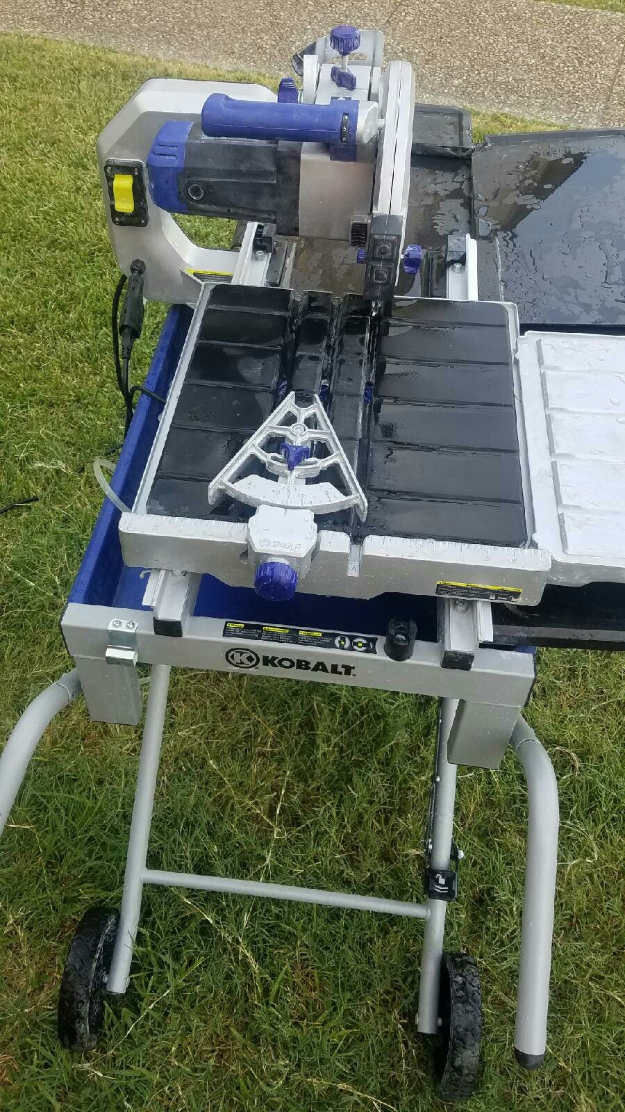 Kobalt 10in wet dry tile saw like new for Sale in San Antonio TX OfferUp