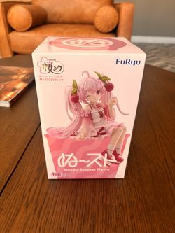 Sakura Miku 2025 Noodle Stopper Figure FuRyu – New in Box