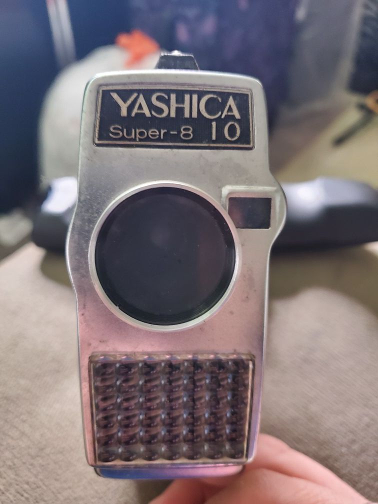 Yashica Super-8 10