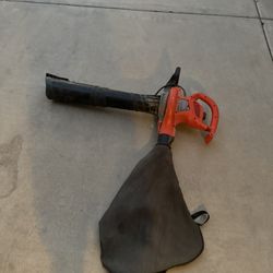 Black+Decker Leaf Blower/Vacuum with Bag