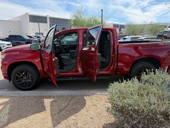 Chevrolet Silverado 4x4 Crew Cab Pickup Truck