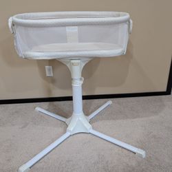 HALO Bassinest Swivel Sleeper Bassinet - Essentia Series, Honeycomb

