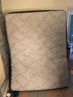 Queen size mattress and box spring