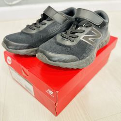 New Balance Boy Shoe wide fit J1.5