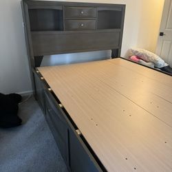 Queen Bed (gray Vintage)