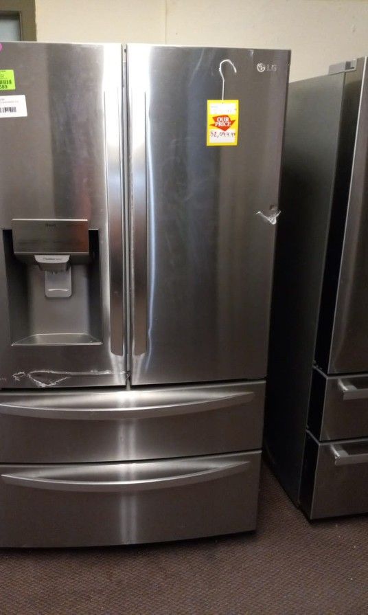 LG LMXSS 27.8 cu. ft. 4 Door French Door Smart Refrigerator 2EK0