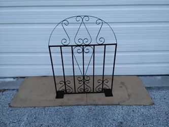 Nice Black Decorative Free Standing Iron Gate Inside Or Outside Very Clean Display Model New. 