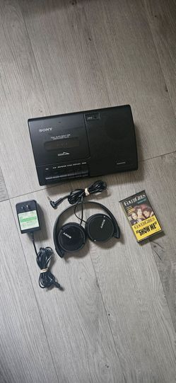 Sony TCM-919 Portable Cassette Tape Player & Recorder  with headphones and tape