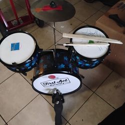 First Act Discovery Drum Set 