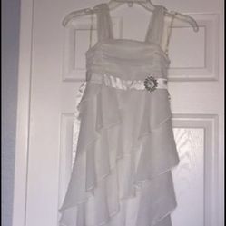 Girl’s white dress