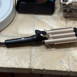 triple barrel hair waver