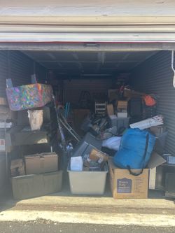 10x20 storage unit contents