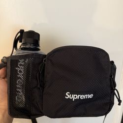 Supreme Side Bag (SS22) - Black