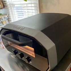 Ooni Volt 12 Pizza Oven 