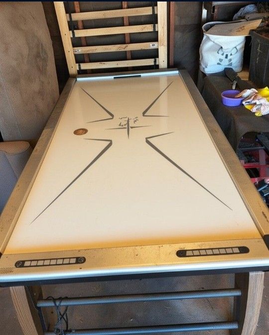 Air Hockey Table