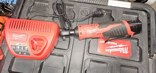 Milwaukee M12 Wrench Kit
