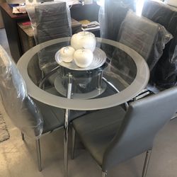 New Dining table set 🎉we finance just $39 down payment