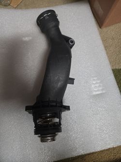 Engine Coolant Thermostat Housing Fit Mercedes CLS550 GL450 CL(contact info removed)815