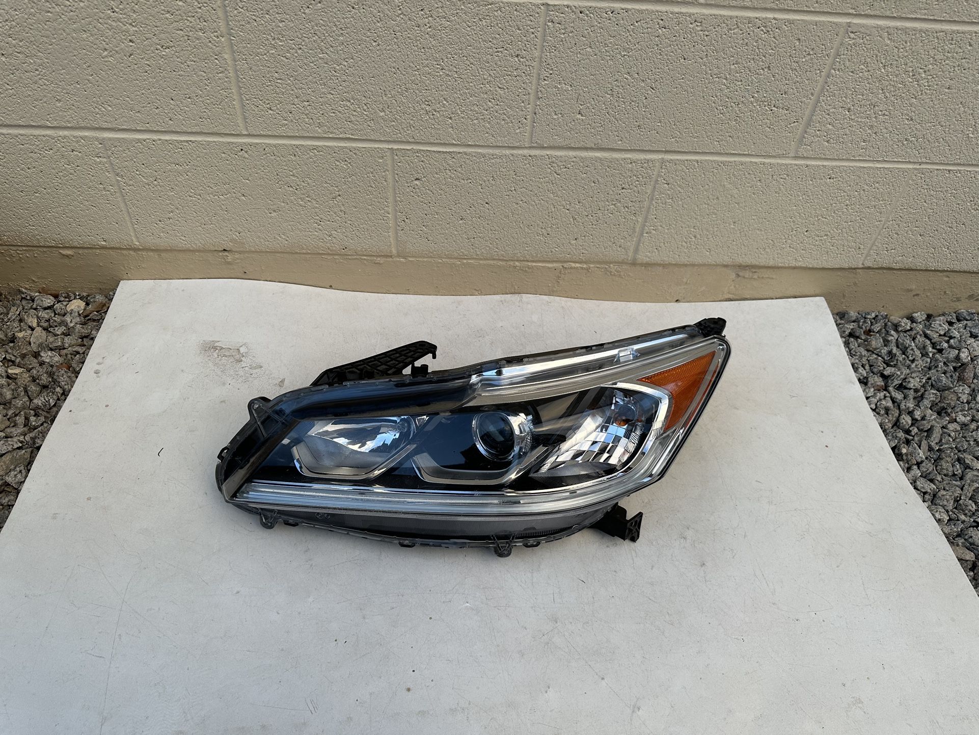 Honda Accord Headlight 2016 - 2017, Honda Accord Headlamp, OEM ORIGINAL HONDA PART, driver side Light