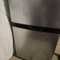 Refrigerator For Sale 100% New 80 Price Negotiable 