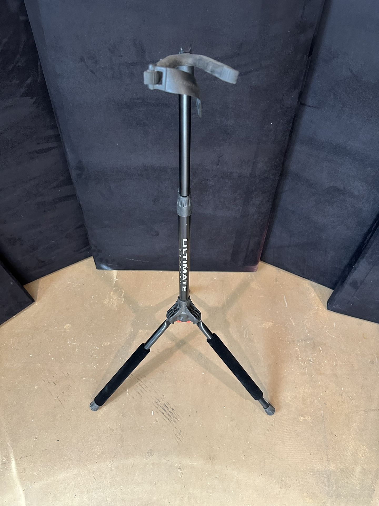 Ultimate Support GS-100+ Genesis Series Plus Guitar Stand