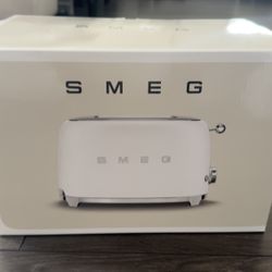 BRAND NEW SMEG SLICE 2 RETRO TOASTER