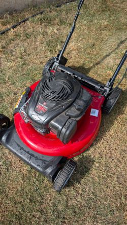 Lawnmower Yard Machines 21" Gas Push Lawn Mower