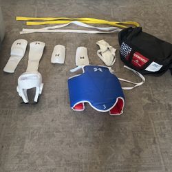 TAEKWONDO EQUIPMENT 