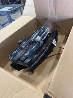 2013-19 ford taurus HEADLIGHT damage