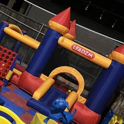 Kid Bouncehouse (with Ballpit)