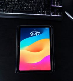 iPad 10th Gen Unlocked