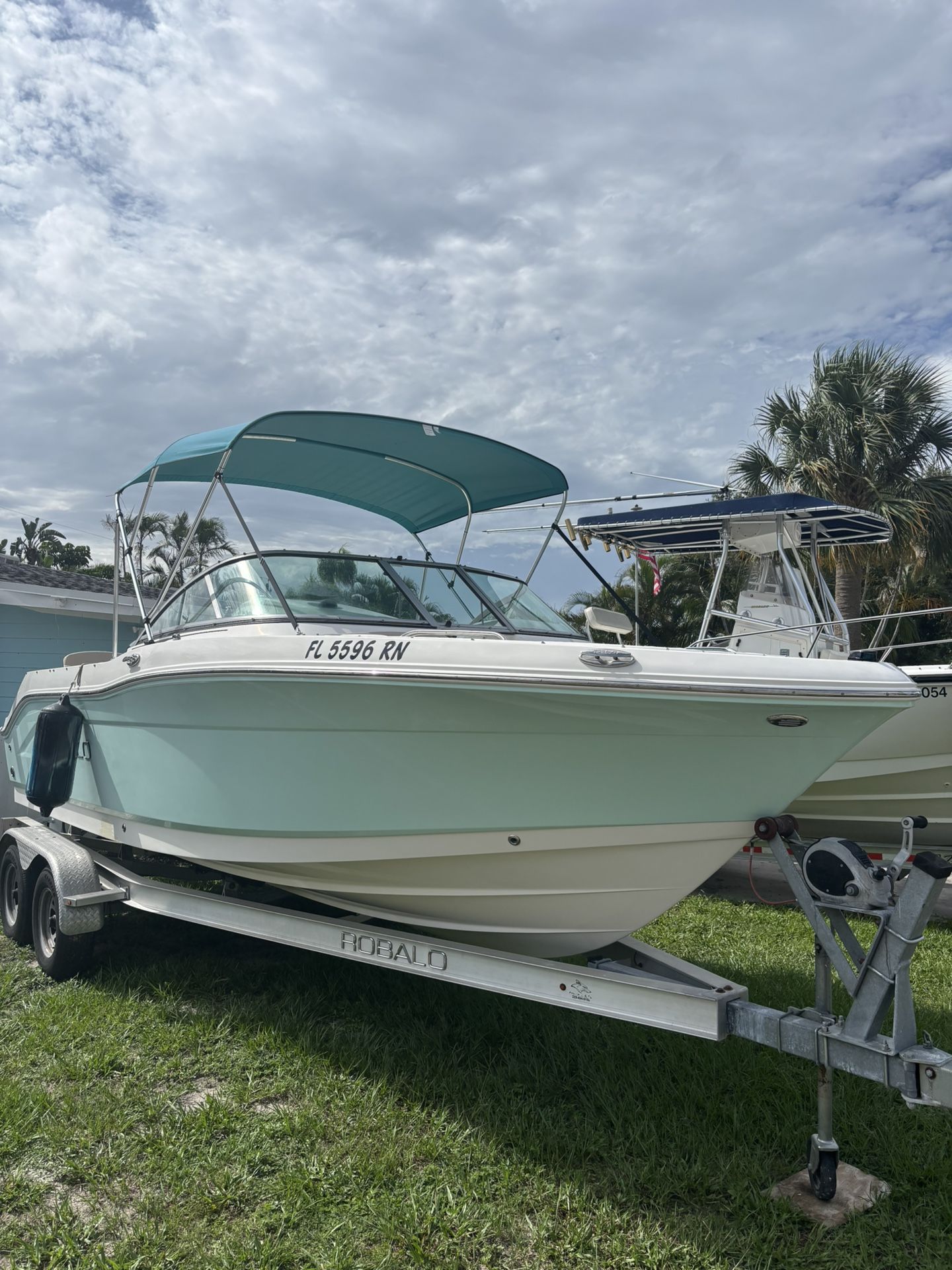 2017 Robalo R207 Sportfish