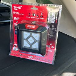 Milwaukee Rover M12 LED Flood Light 
