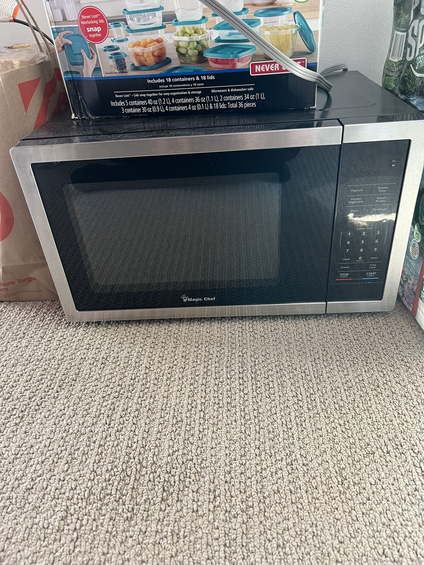 Microwave- Magic Chef