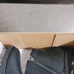 Size 9.5 Sorel Boots