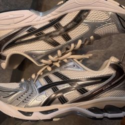 asics gel kayano 14 Size 10.5