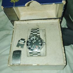 Man Oris Watch, Pressure Resistant, 300 Meters  30 Bar, Oris Swiss , Salphire Crystal, 35-25692