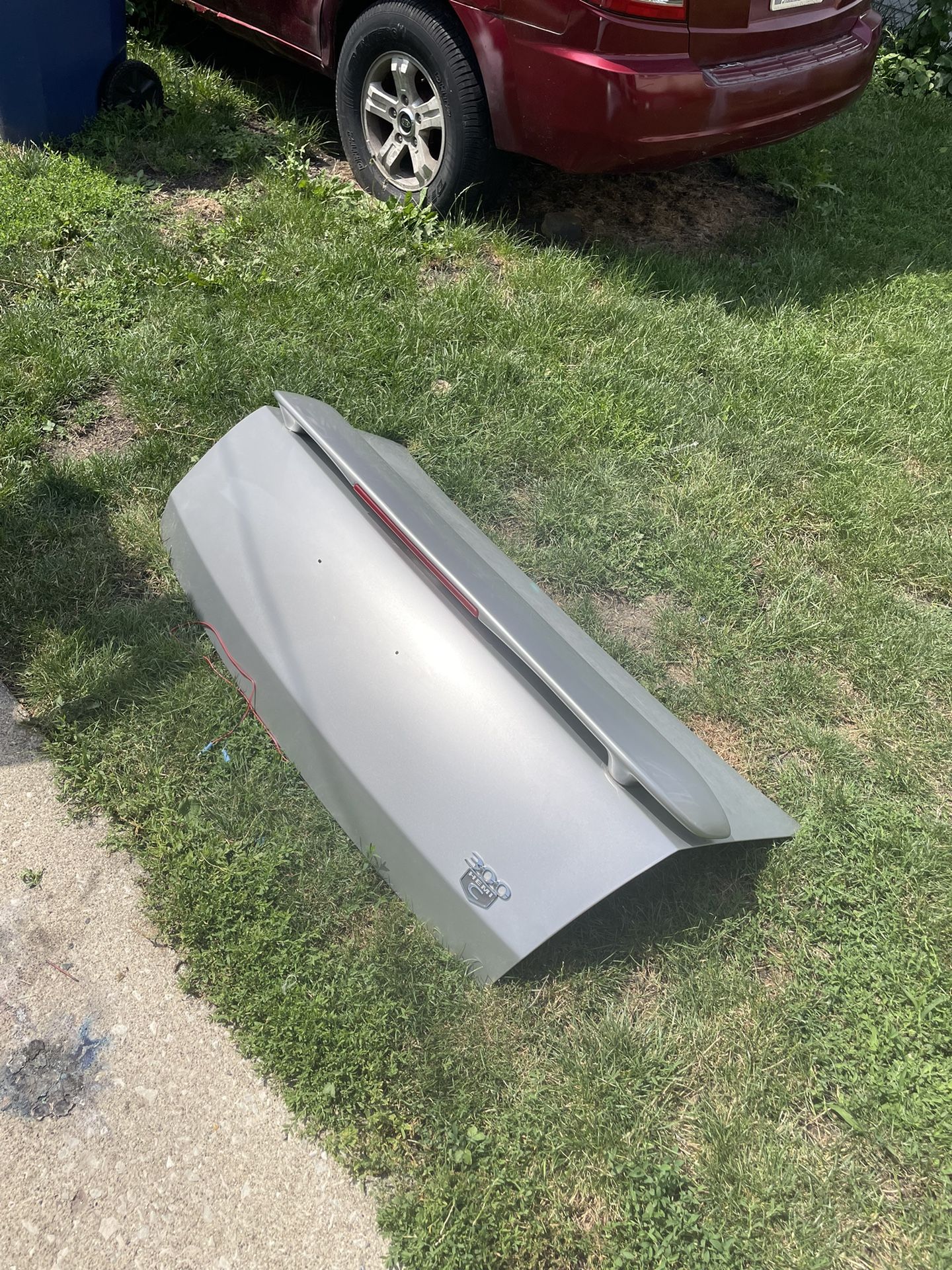 2007 Chrysler 300c Trunk/ Tailgate W Spoiler.