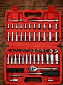 New socket set 1/4 drive 75 pieces sae and metric set off brand