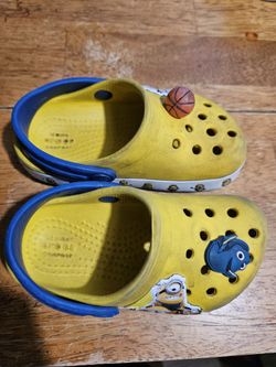 Minions Crocs Size C6